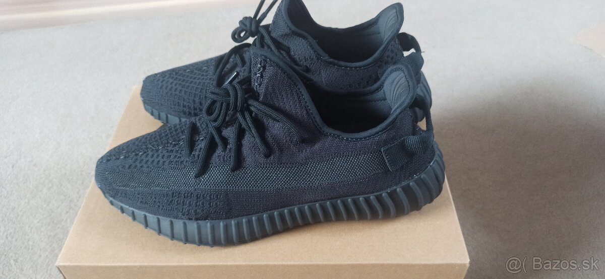 Predám Yeezy Boost 350 V2 Onyx