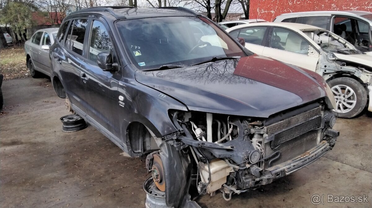 Hyundai Santa Fe 2.2 CRDi 2008 predám ZADNÉ SVETLA, DVERE