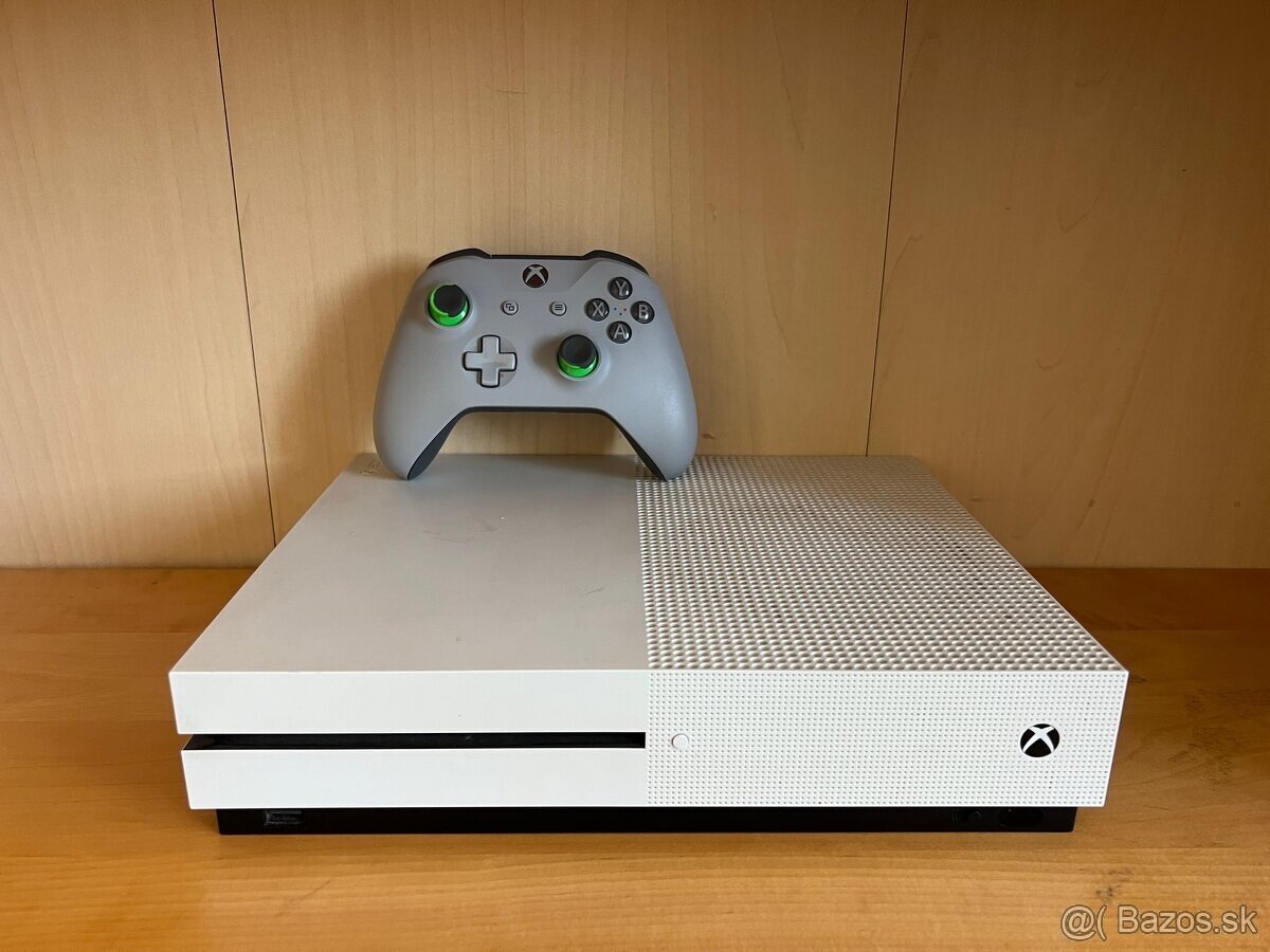 Predám Xbox One S 500GB + Controller + hra