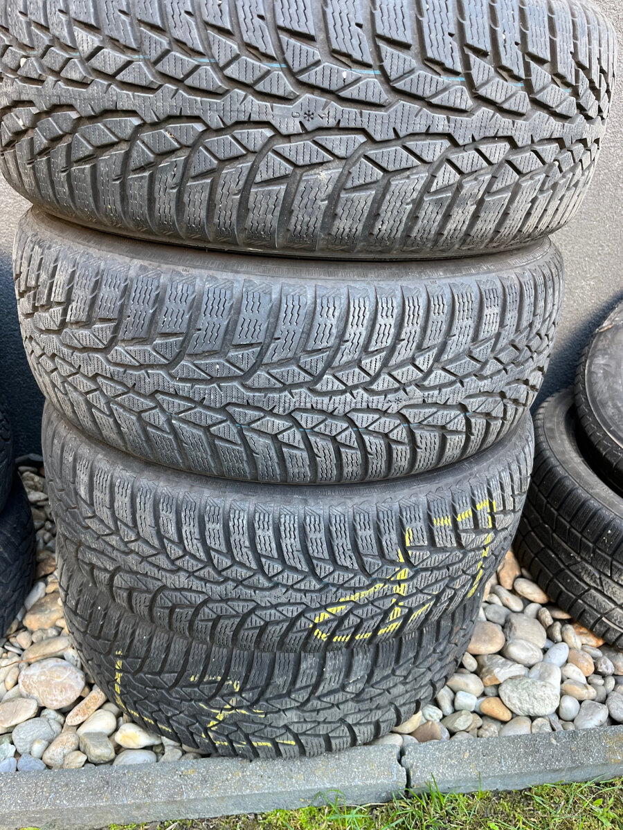 NOKIAN 205/60R16 zimné