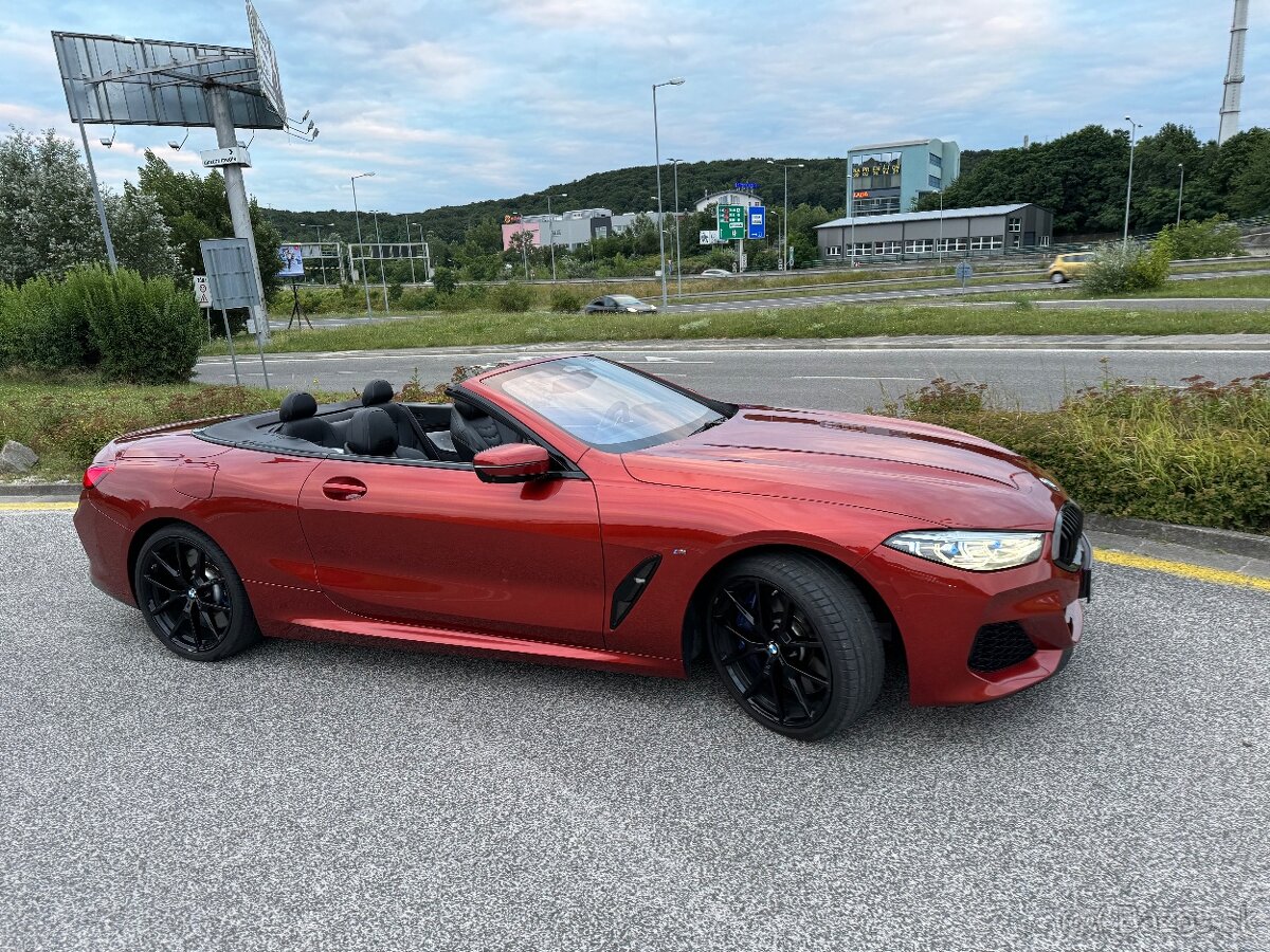 BMW M8  Cabrio xDrive swarovski edícia