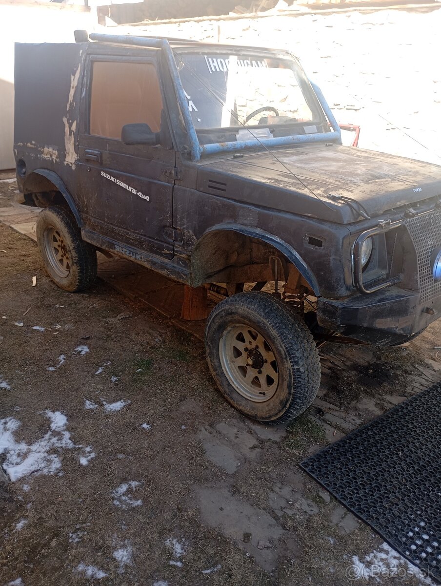 Suzuki Samurai