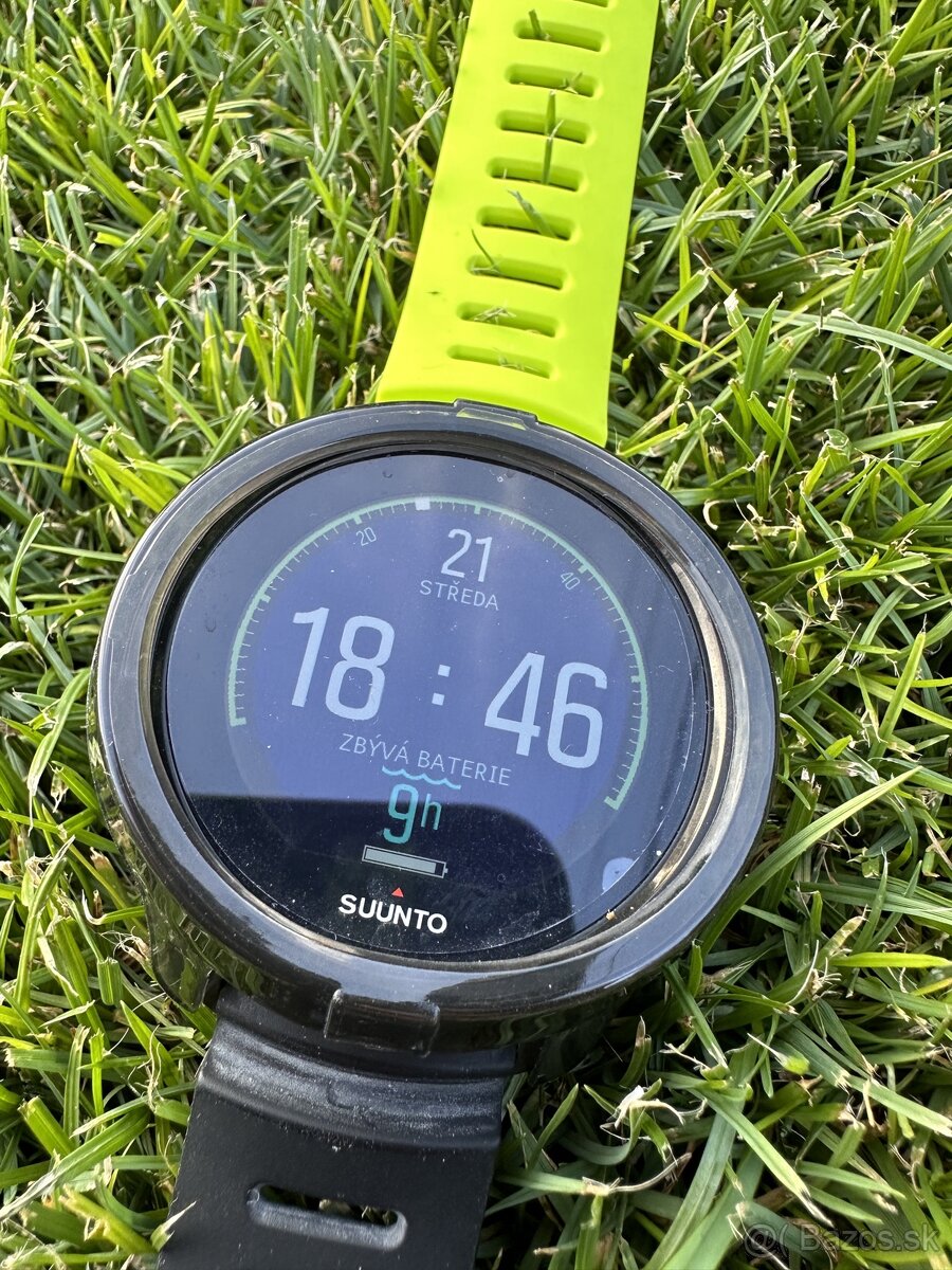 Potápačský počítač Suunto D5 all black + tank pod