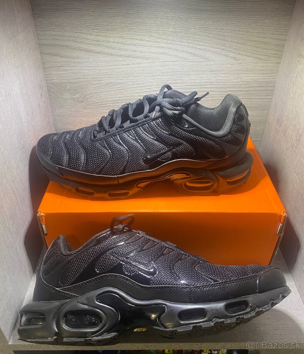 Nike TN triple black