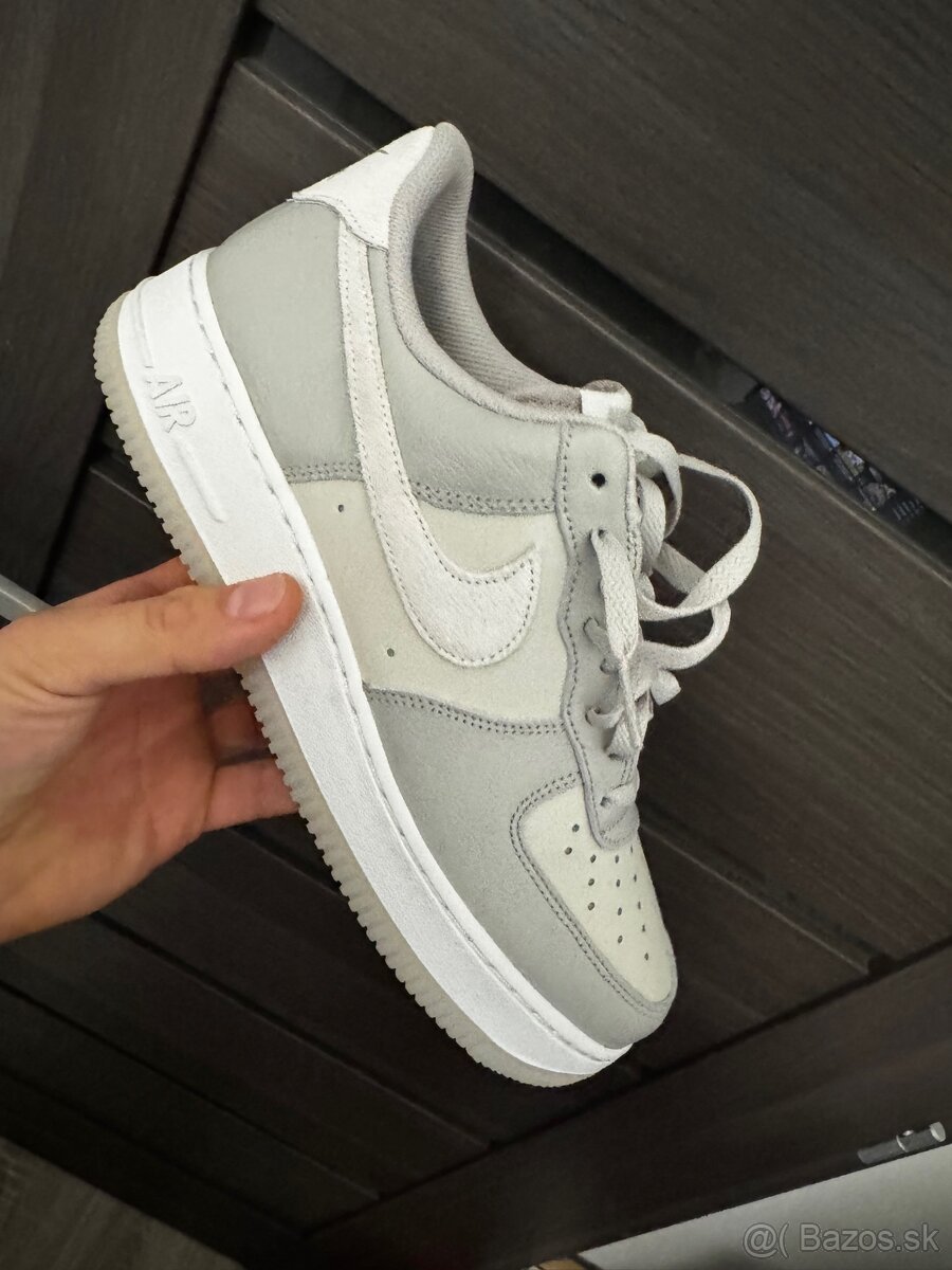 NIKE Air Force One Light Bone 42