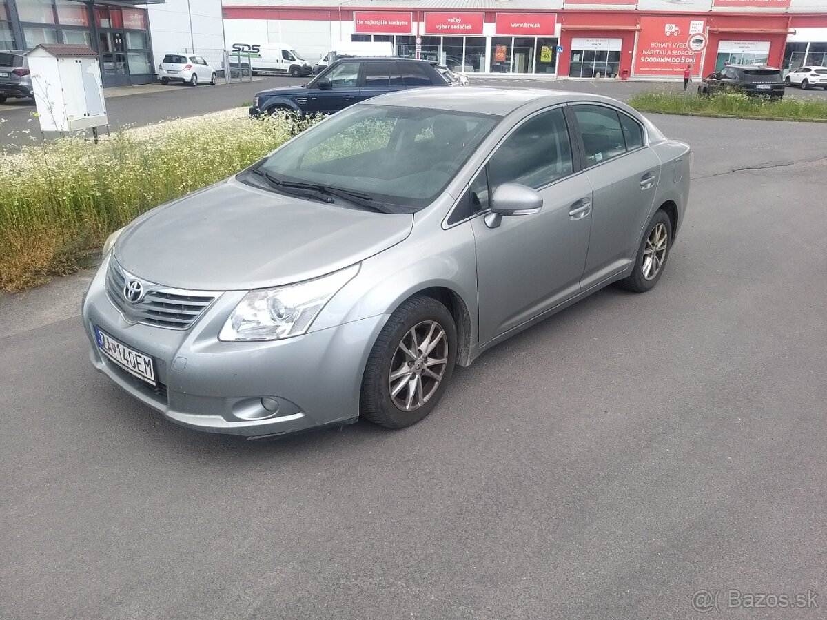 Predam Toyotu Corolla 2.0 diesel, r.v 2009, naj 287 tisic