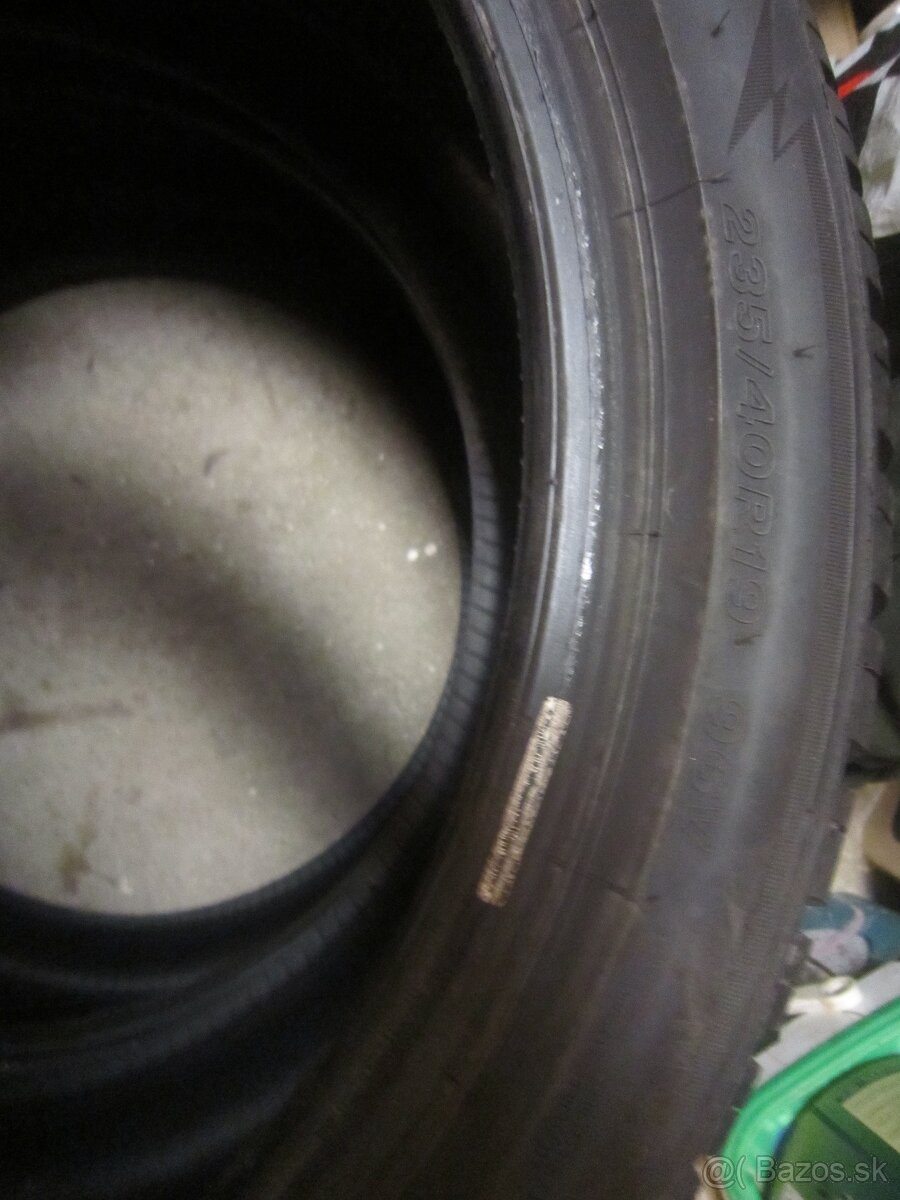 235/40R19 96V zimne pneu Bridgestone 2ks dezen 7mm