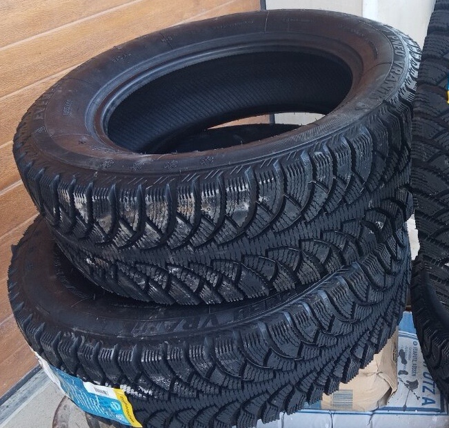 Predám ešte zabalené pneumatiky pneu VRANIK Rozmer 205/55 r1