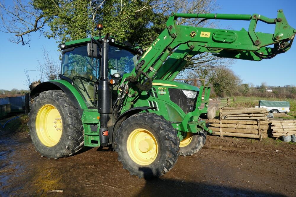 John Deere ​6130R traktor