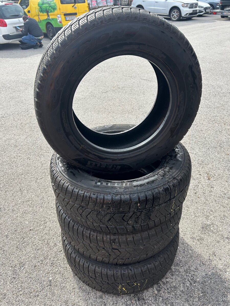 Pirelli Sottozero 215/65/16”-zimne