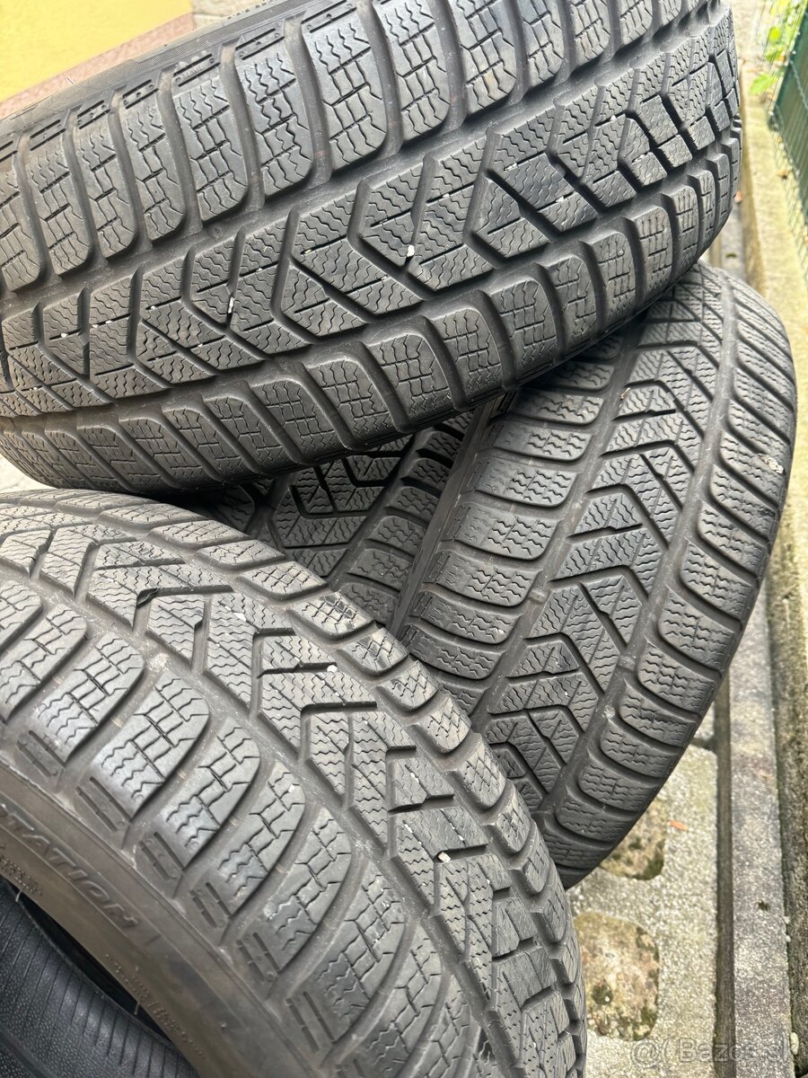 Pirelli zimné 225/50 R18