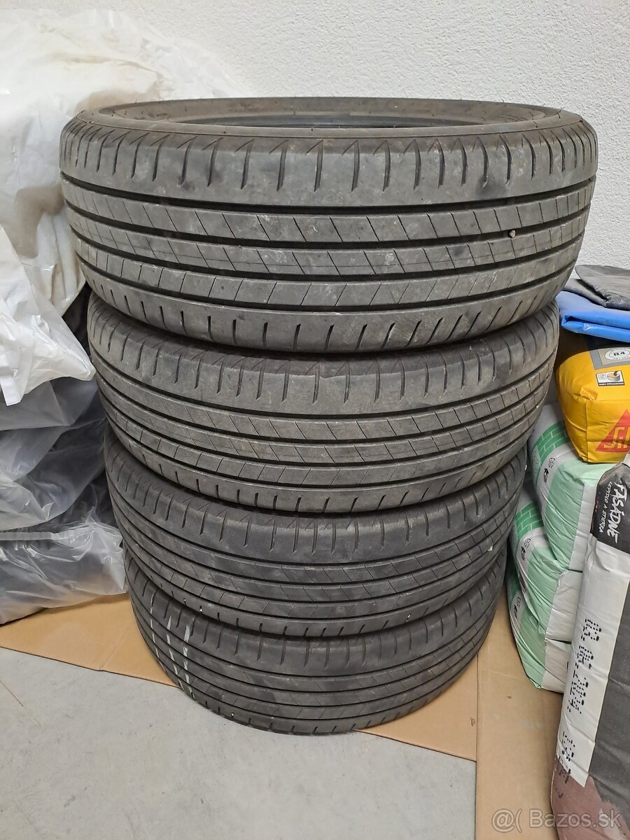 SADA LETNĚ pneu Bridgestone Turanza T005 215/60 R17