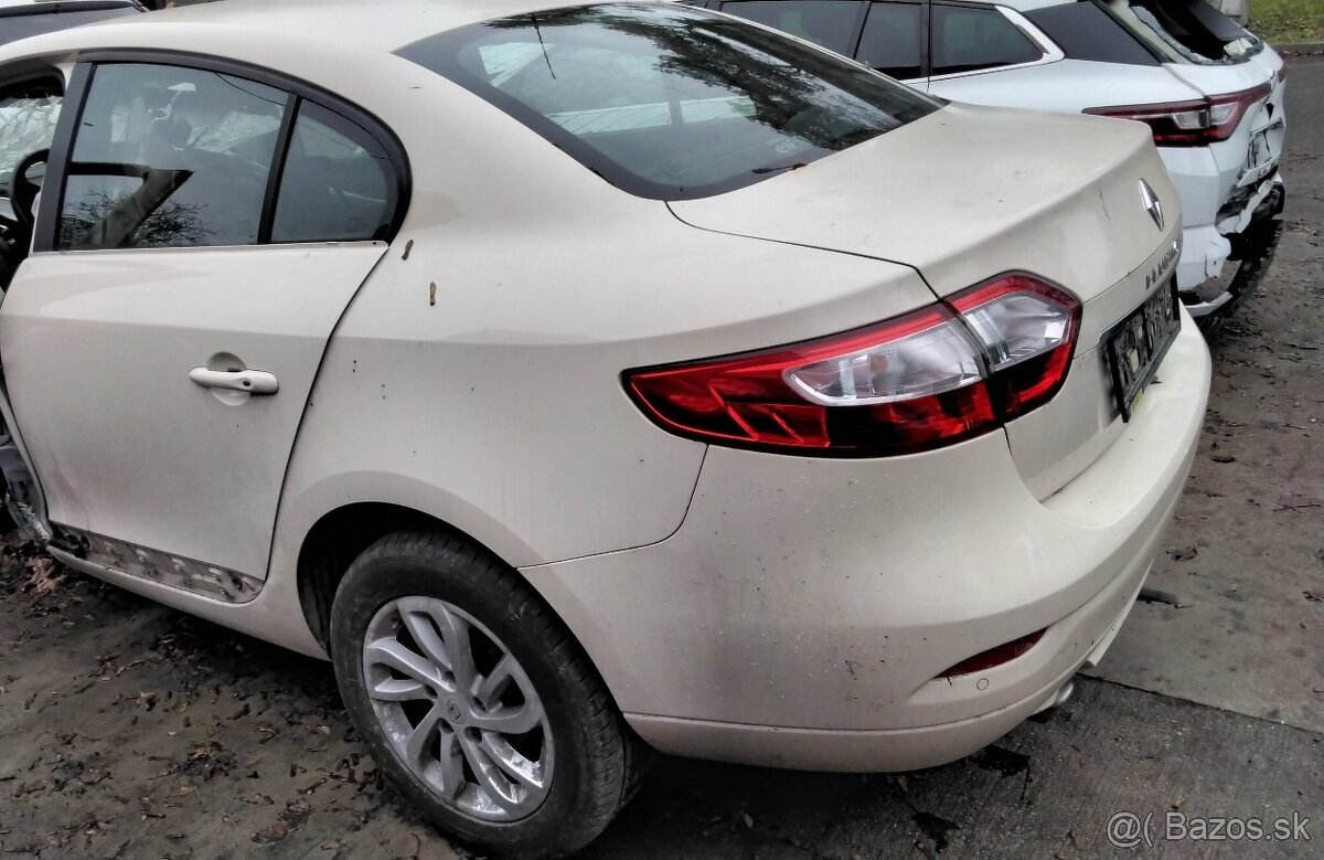 RENAULT FLUENCE 1.6 2015 predám DVERE, motor H4MD7, SVETLÁ,