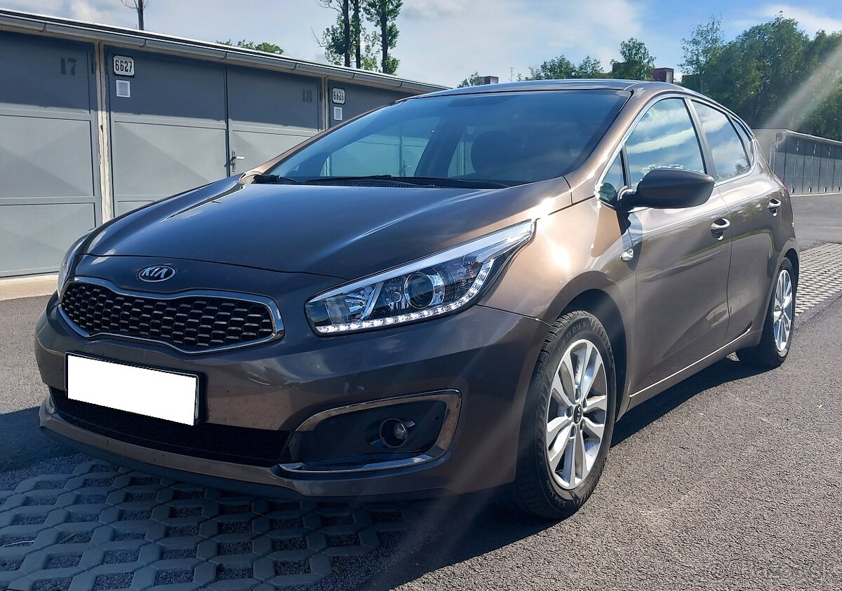 KIA CEED benzín 2018, 46 tisíc km, Fabrická záruka