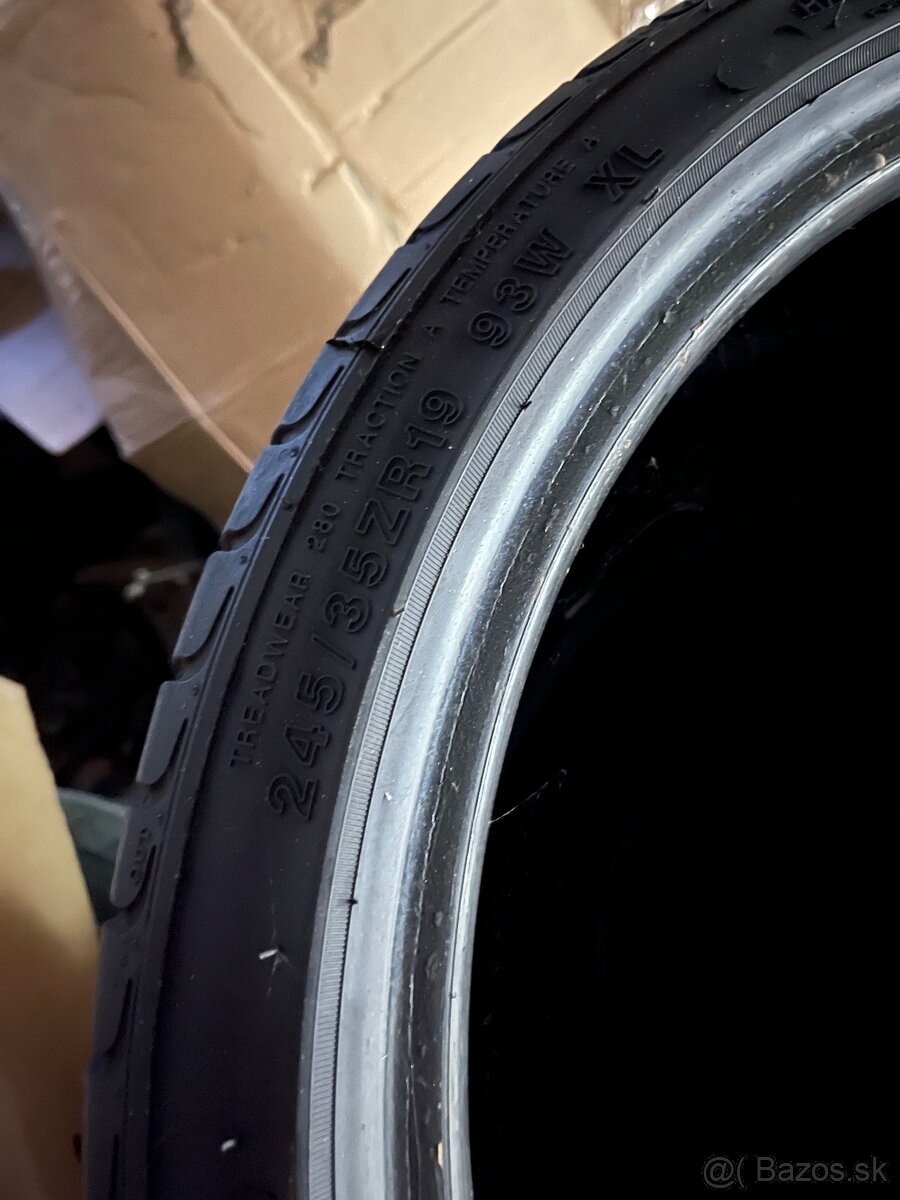 245/35r19