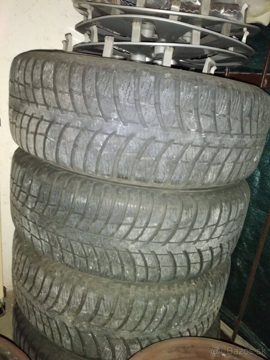 Predám 4 ks zimné pneu. so žel. diskami Kumho 205/55 R16