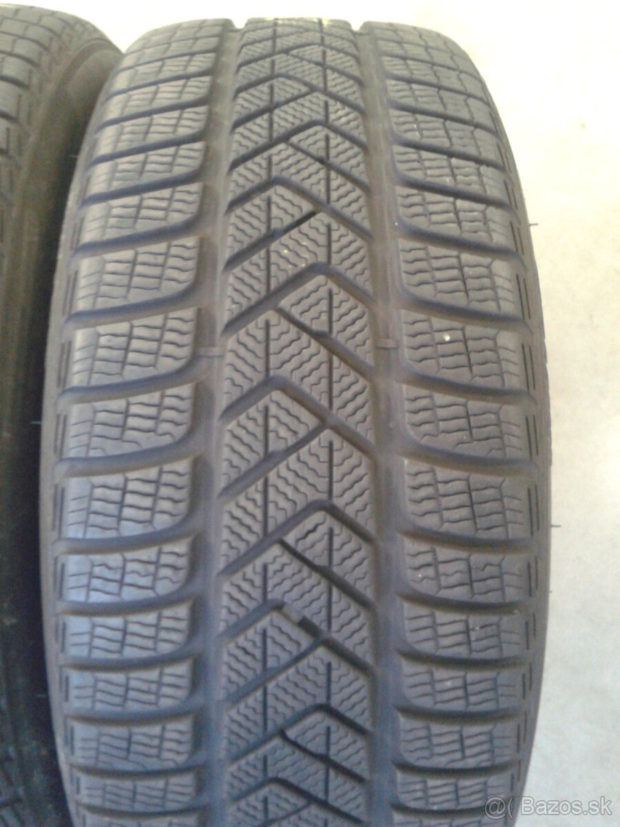 4ks zimne 255/45 R19 104W PIRELLI SOTTOZERO 3