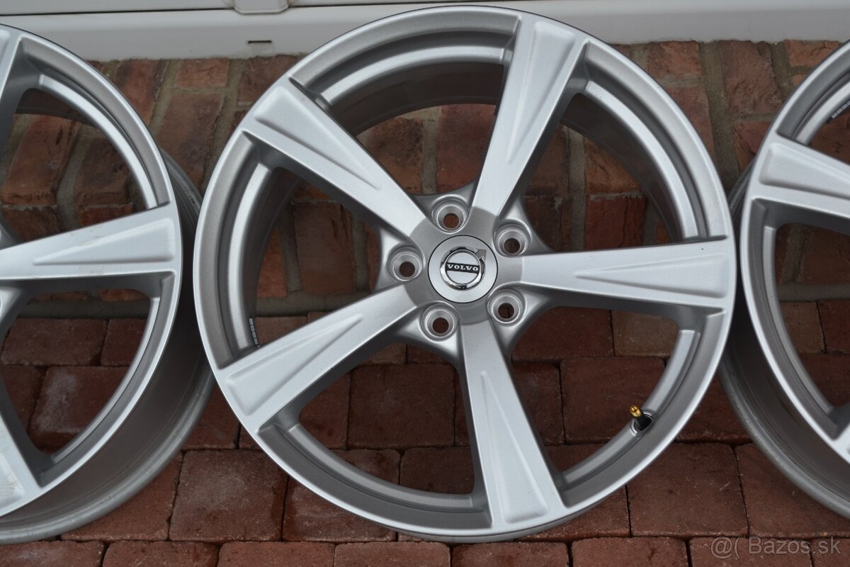 5x108 R18 Hlinikove disky original Volvo XC60 XC90