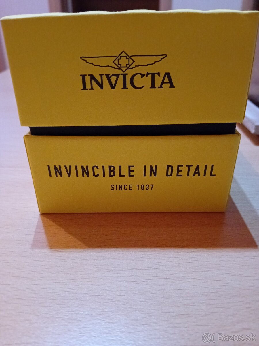 Hodinky invicta .