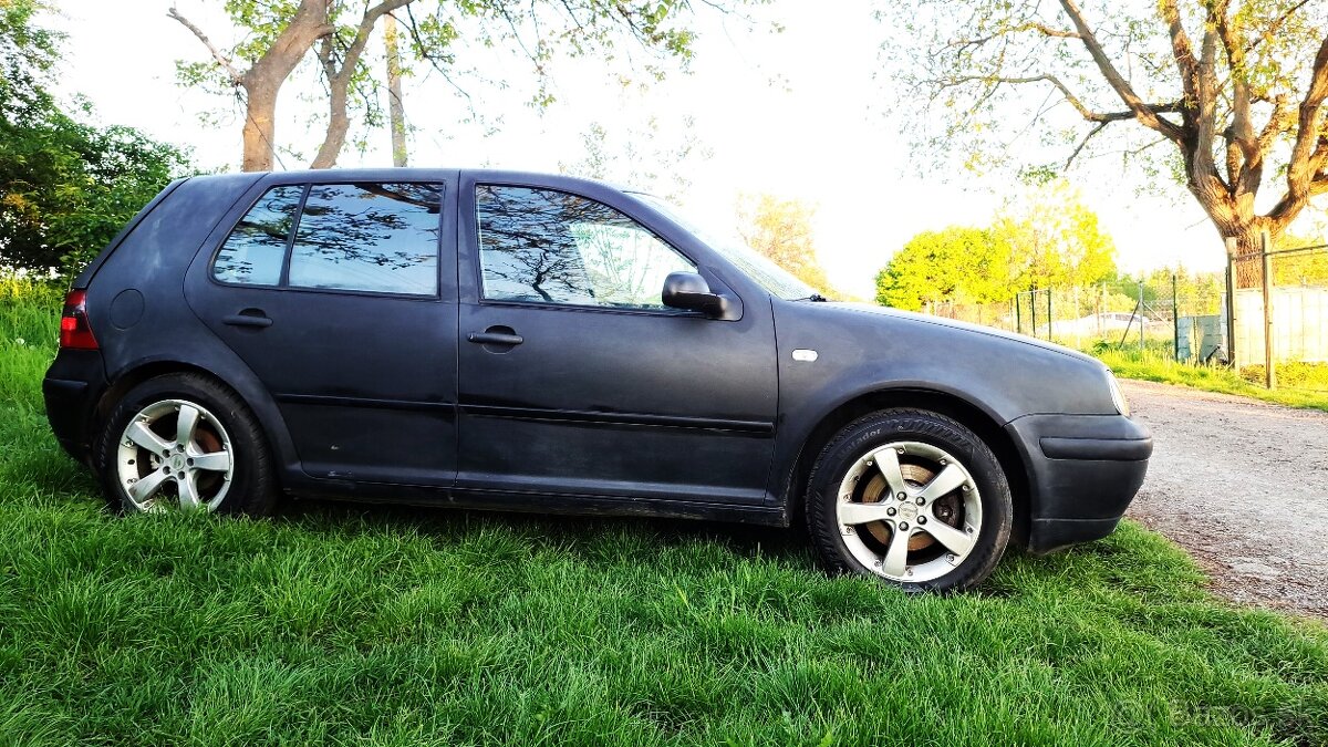 VOLKSWAGEN GOLF 4 1.9Tdi 66kw r.v.2002 SPREDU BURANY