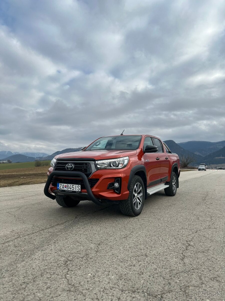 Toyota Hilux DC 2.4 I D - 4D Active 4x4 A/T