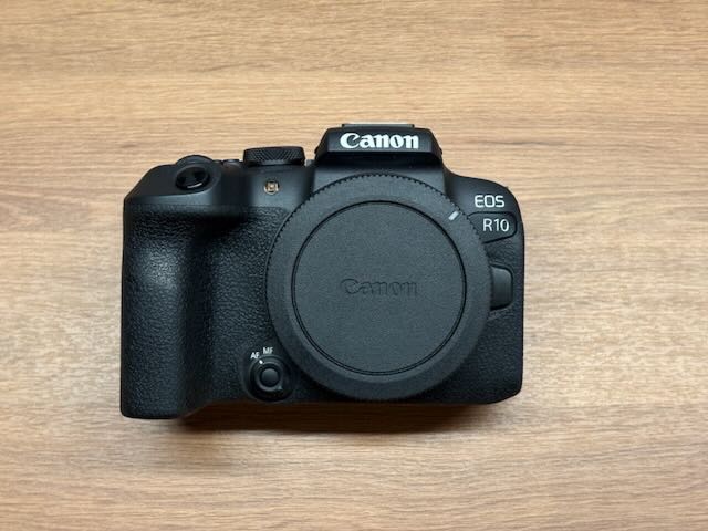 Canon EOS R10 (telo)