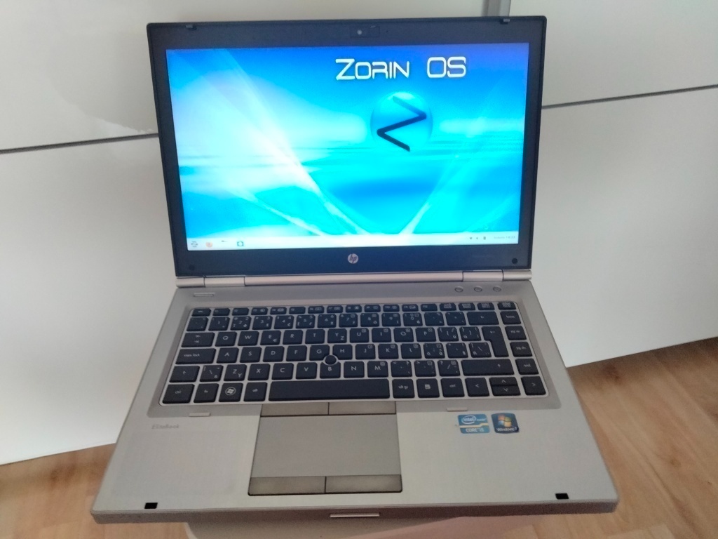 HP Elitebook 8460p ,Intel Core i5 ,8gb ram ,ZORIN OS (LINUX)