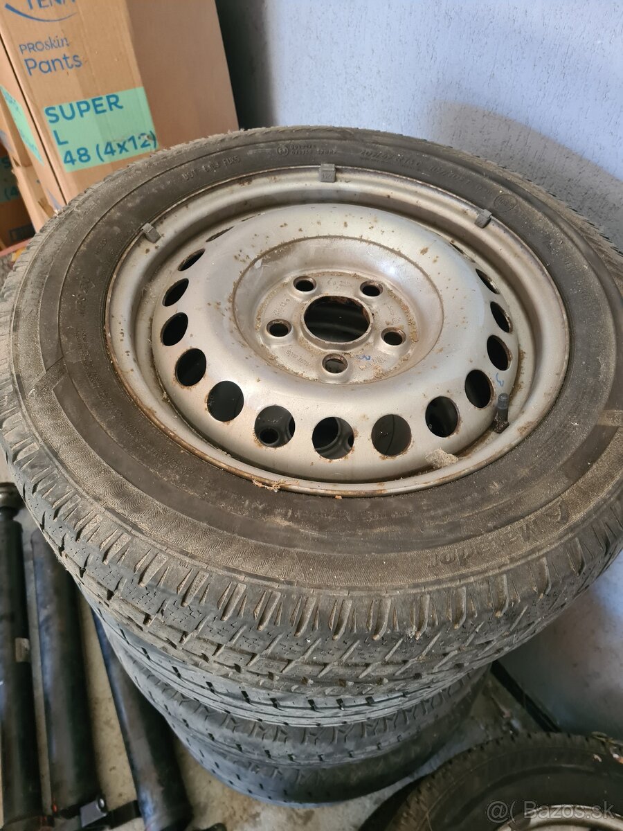 pneu 205/65 r16C zimne + VW t5 disky