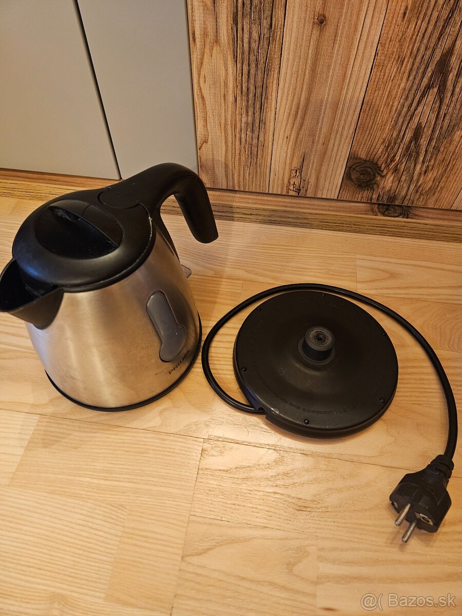 Rýchlovarná kanvica PHILIPS 2400W