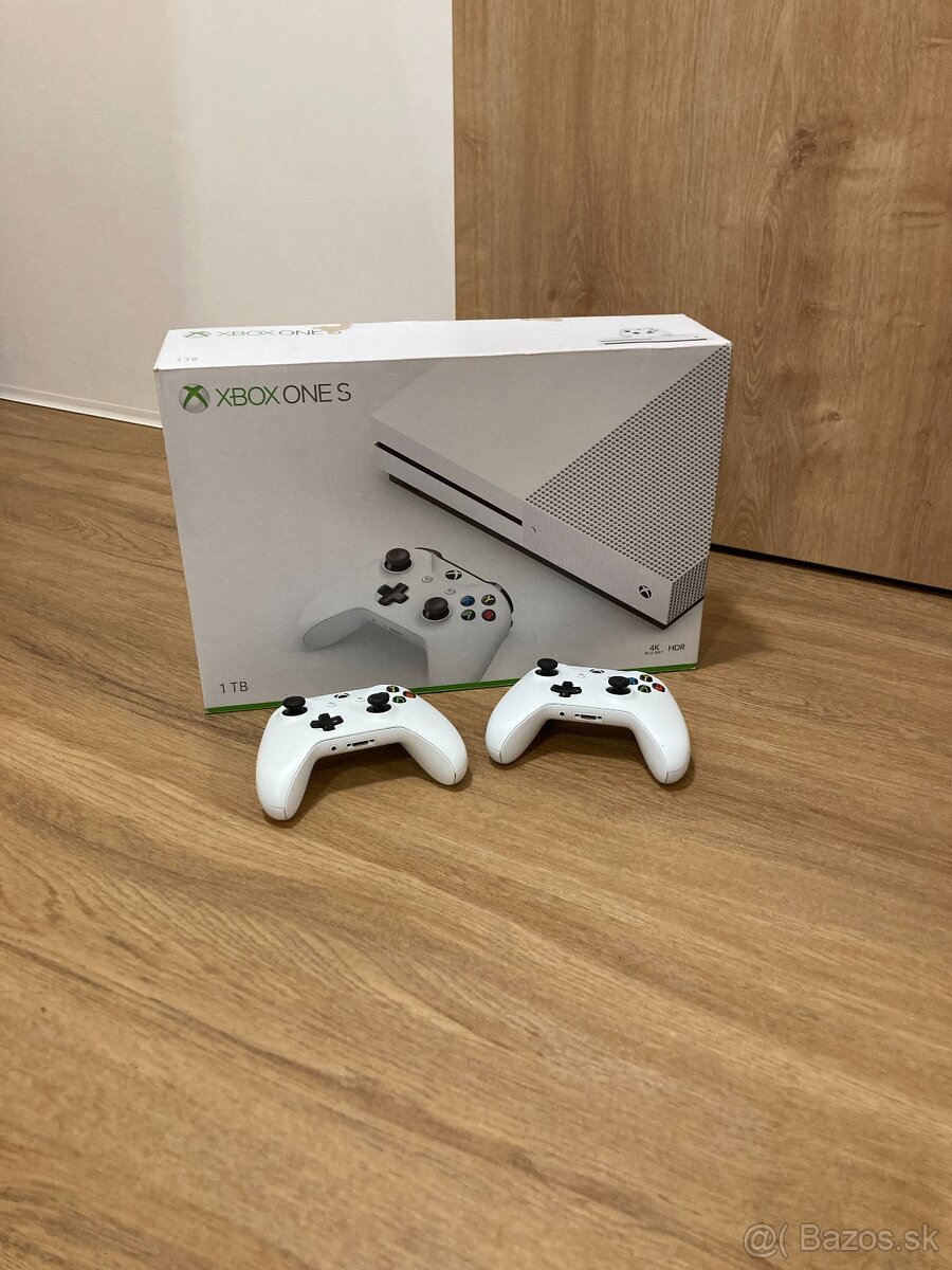 Xbox One S / 1TB