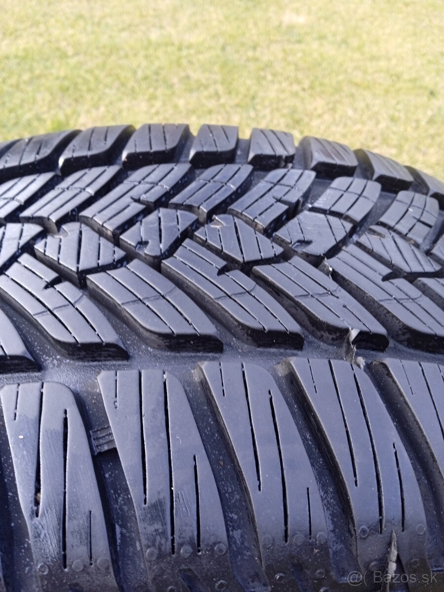 225/45 r18 zimné pneu 8 mm  DOT.2623