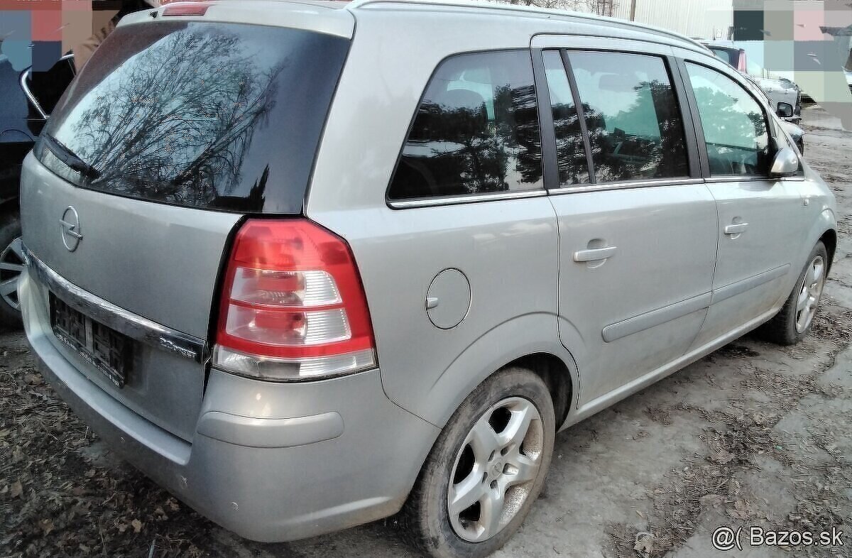 Opel Zafira B 2008 predám PIATE DVERE, DVERE, NARAZNÍK, KAPO