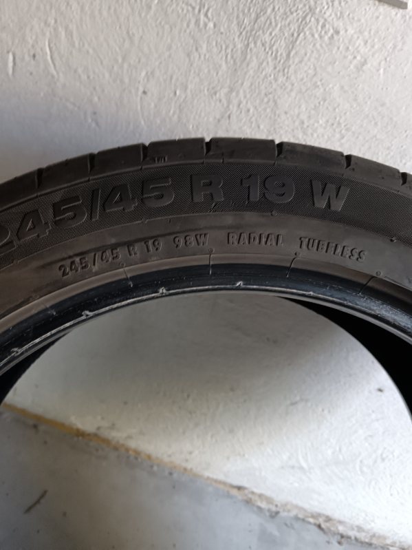 Continental 245/45 R19