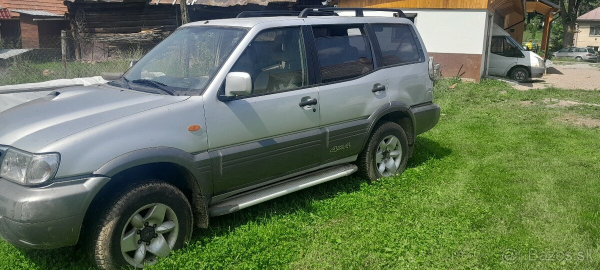 Nissan terano