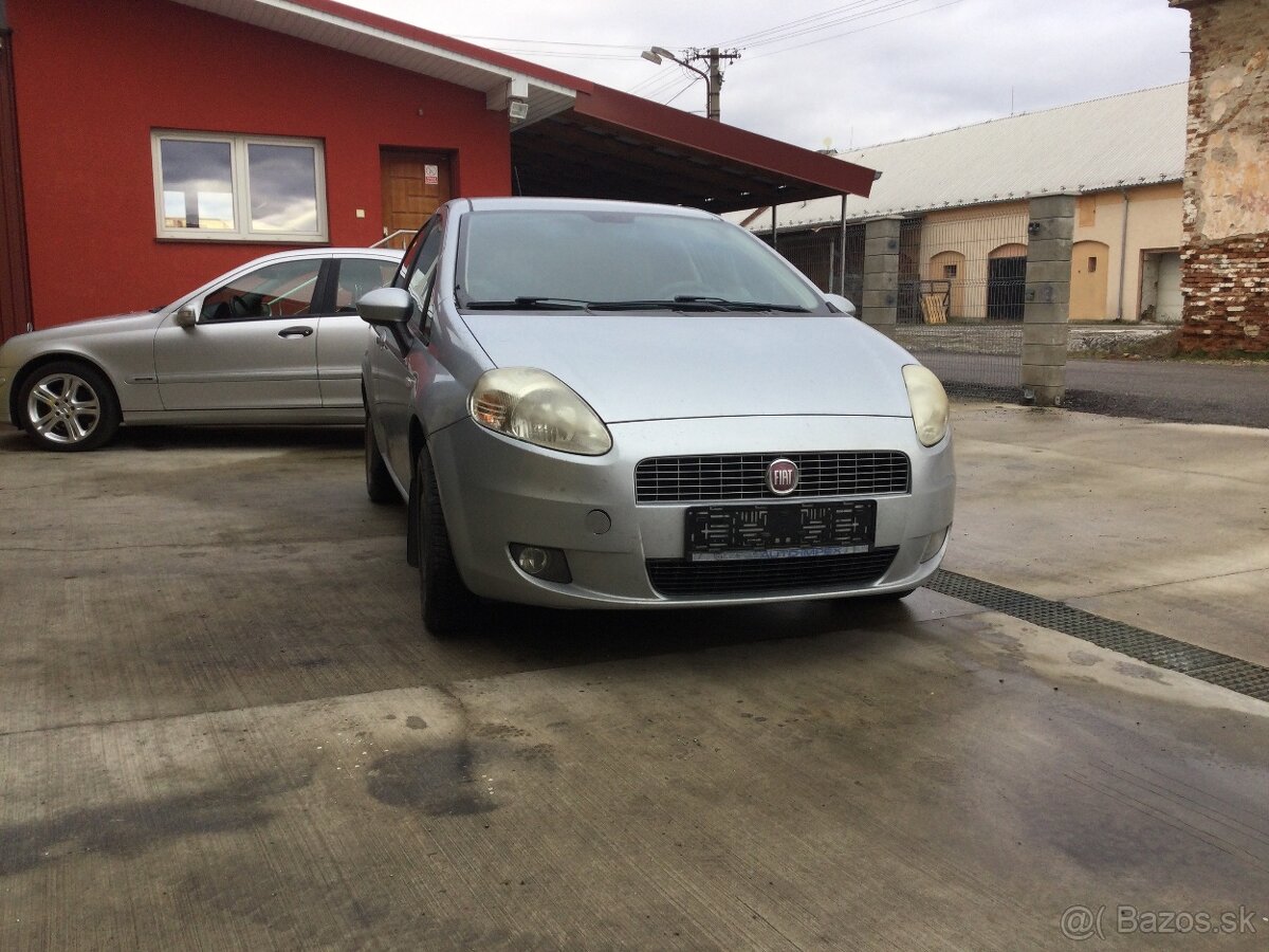 Fiat grande punto 1.2 b rozpredam na diely