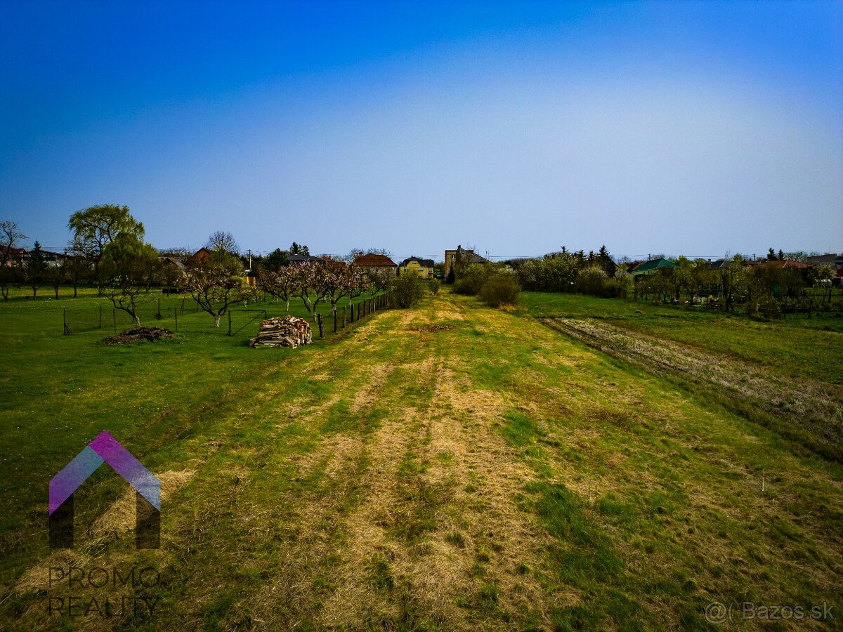 Slnečný pozemok 3678 m2 | záhrada alebo výstavba domu