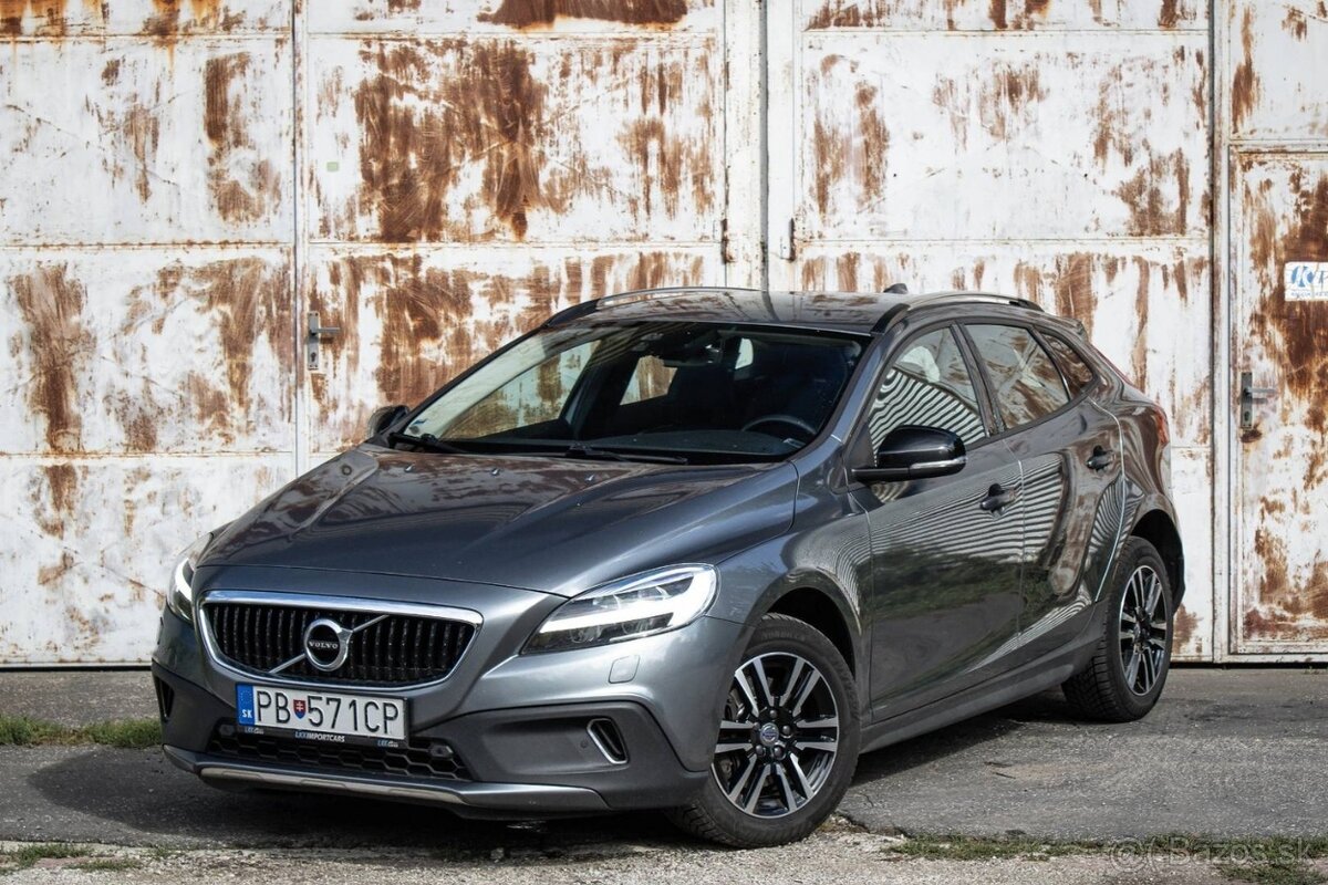 Volvo V40 CC D3 2.0L 110kw Cross Country A/T