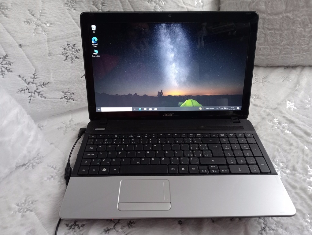 rozpredám notebook Acer travelmate p253