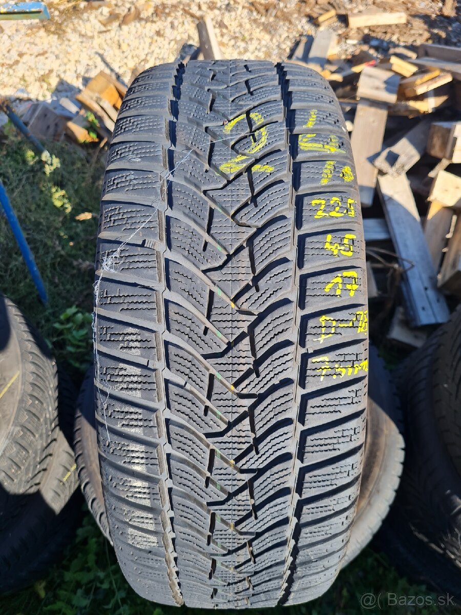 Zimná  225/45 R17  Dunlop