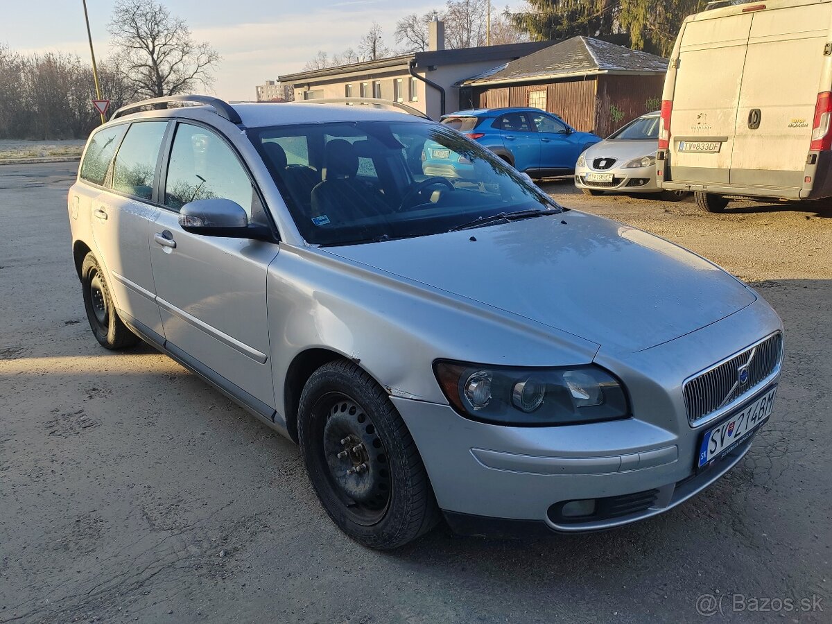 Volvo V50 2.0 100kw M6 - Možné splátky