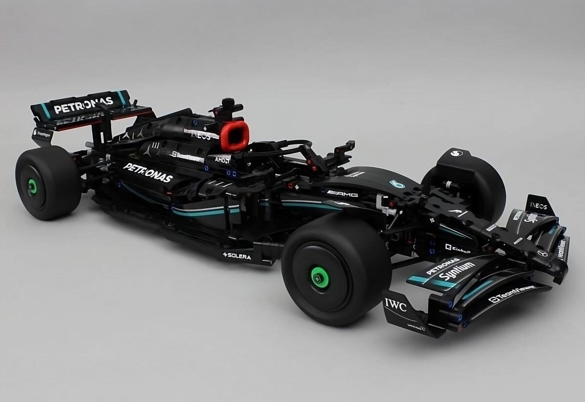 Stavebnica Lego Technic F1 Mercedes-AMG F1 W14 E Performance