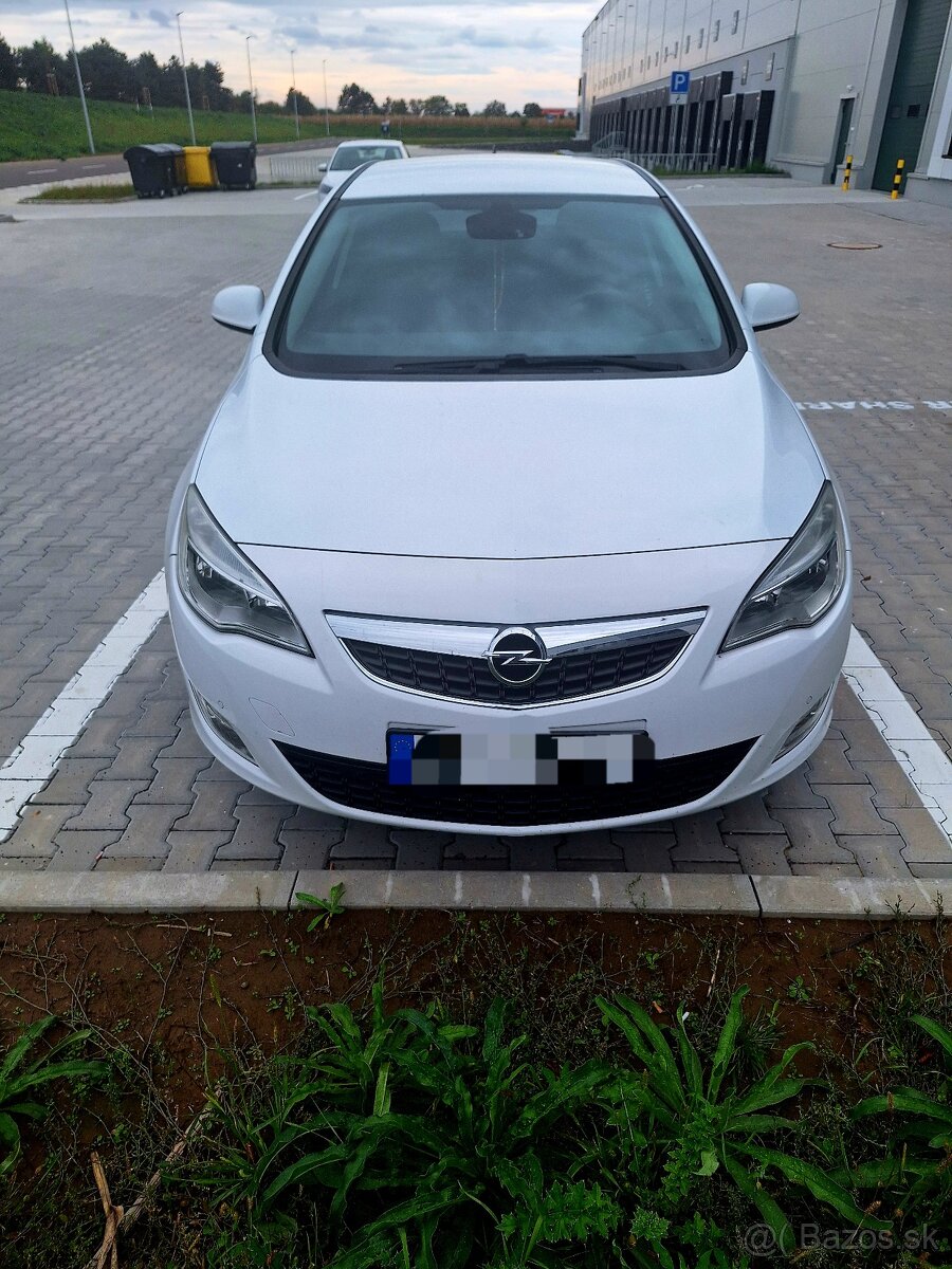 Opel Astra J