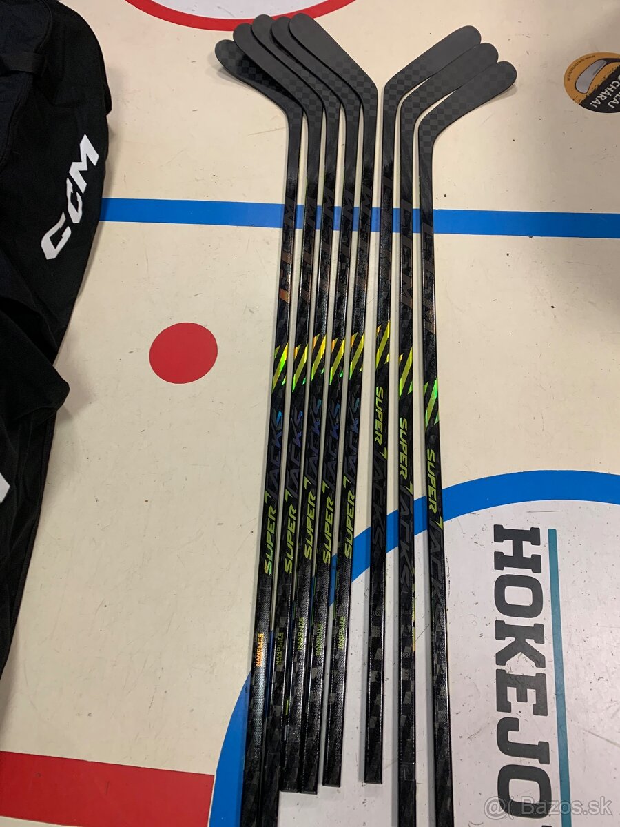 UPLNE NOVA PROFI HOKEJKA CCM SUPER TACKS AS4 PRO