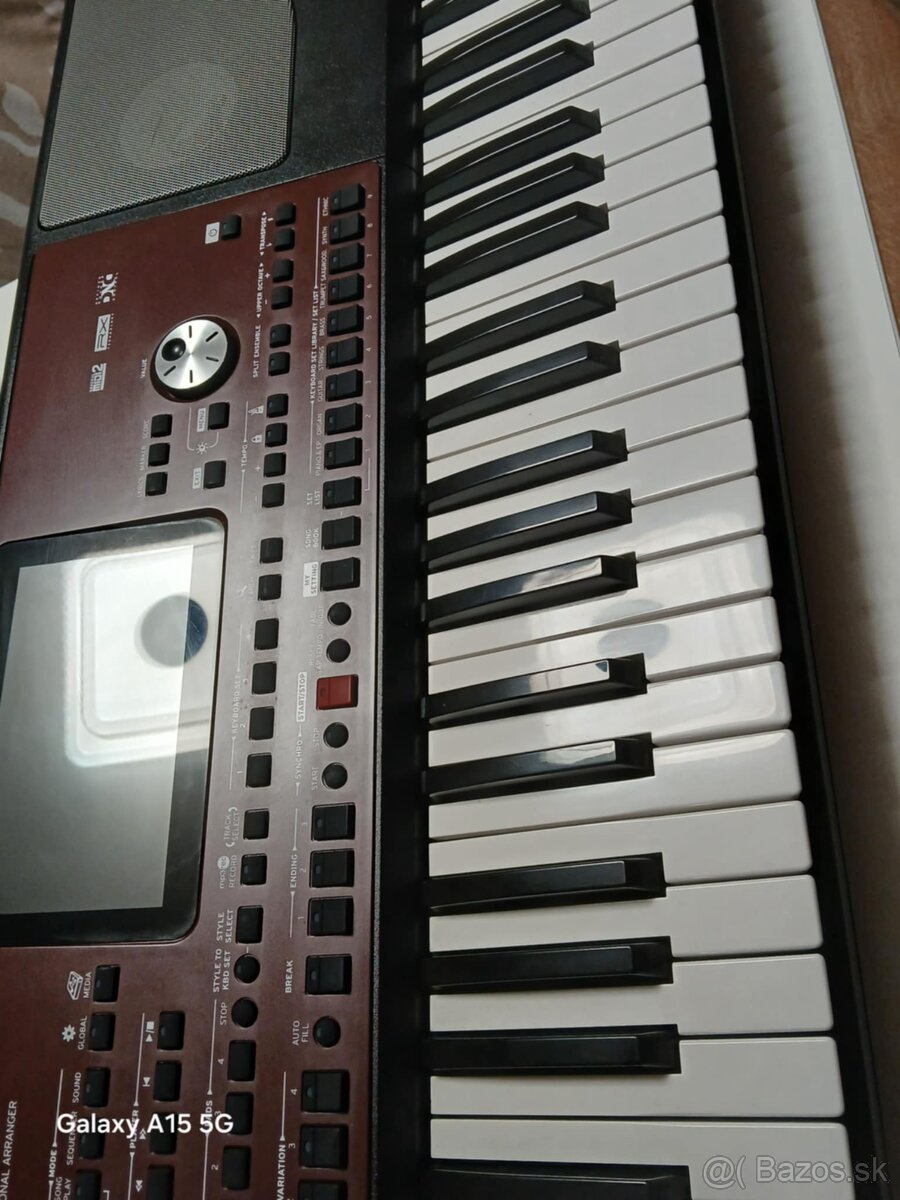 Korg pa 700