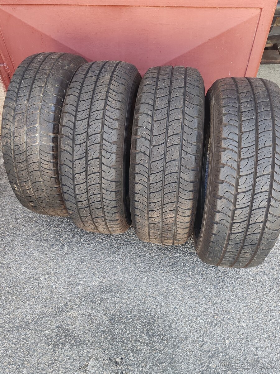 215/65 r16c