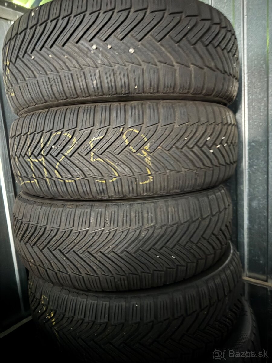 225/55R17 Michelin