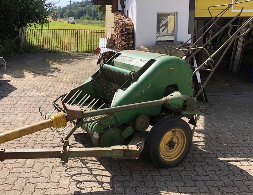 Balikovač na malé baliky john deere f80