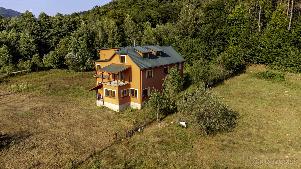 Rodinná Villa s rozsiahlym pozemkom na SAMOTE