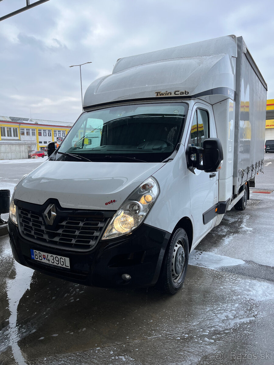 Prenájom plachtovej dodávky Renault Master