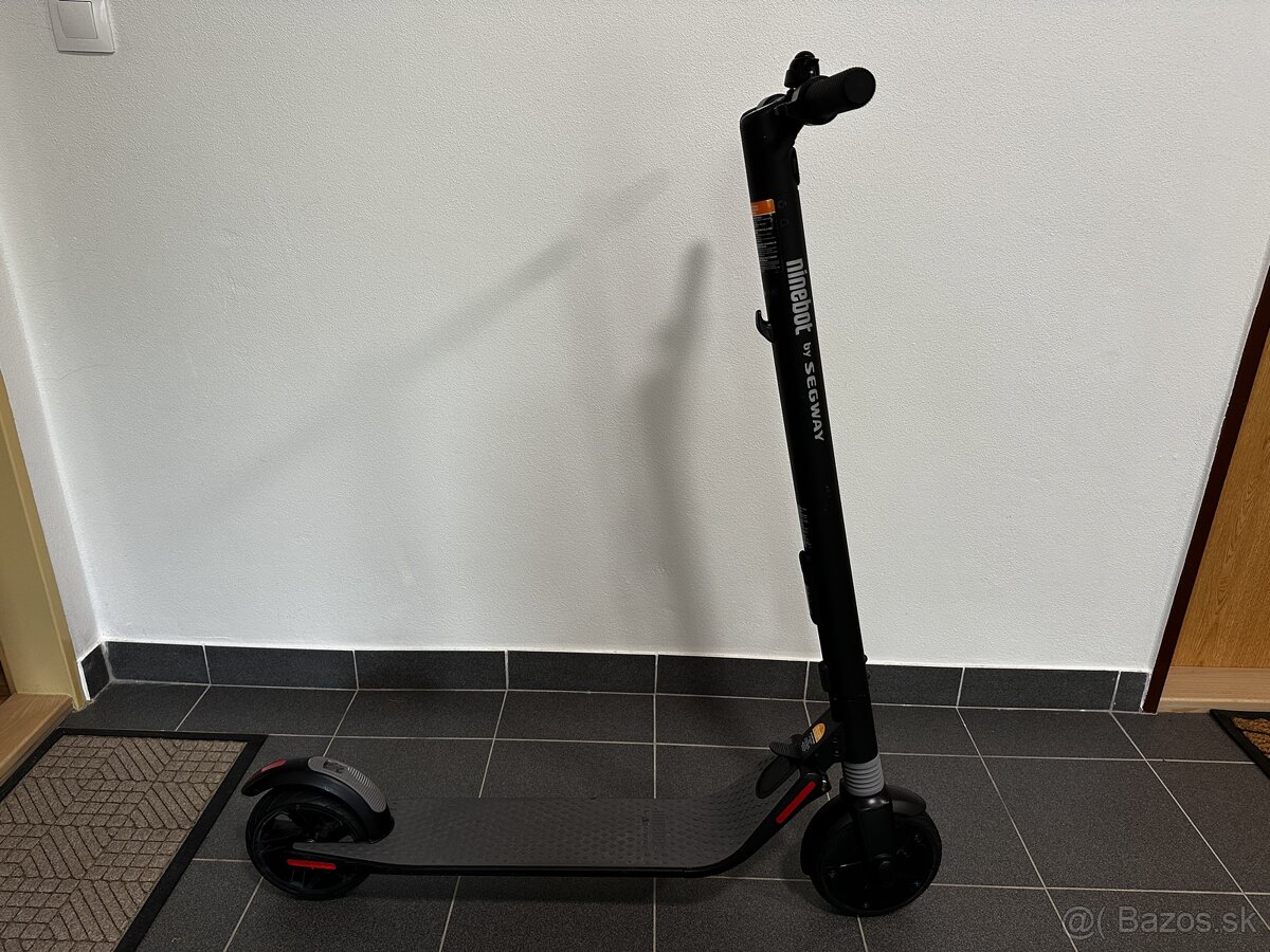 Elektrická kolobežka Segway Ninebot KickScooter ES1